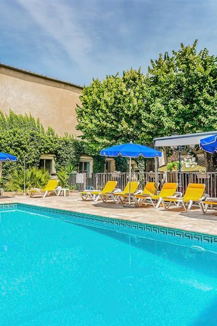 Piscine extérieure chauffée de l'hôtel