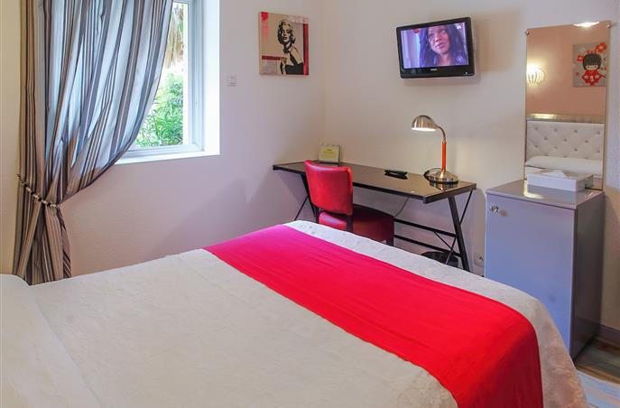 Chambre Double ou Twin Standard de l'Hôtel Résidence à Nissan-Lez-Ensérune (34)