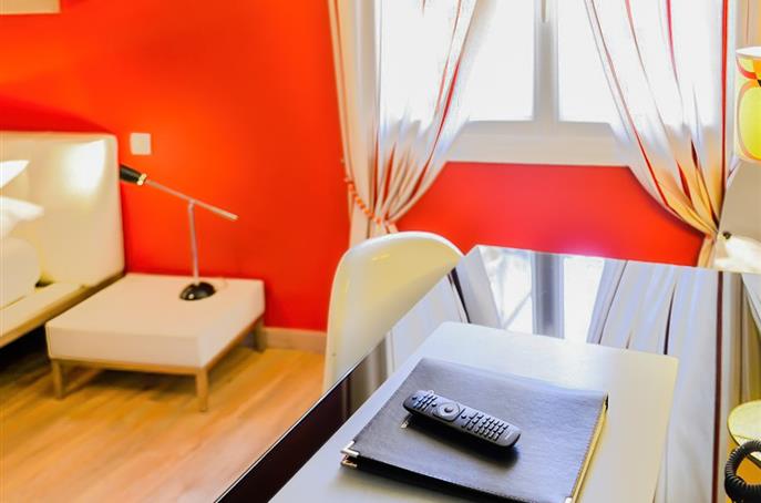 Bureau de la Chambre Double Prestige de l'Hôtel Résidence dans l'Hérault