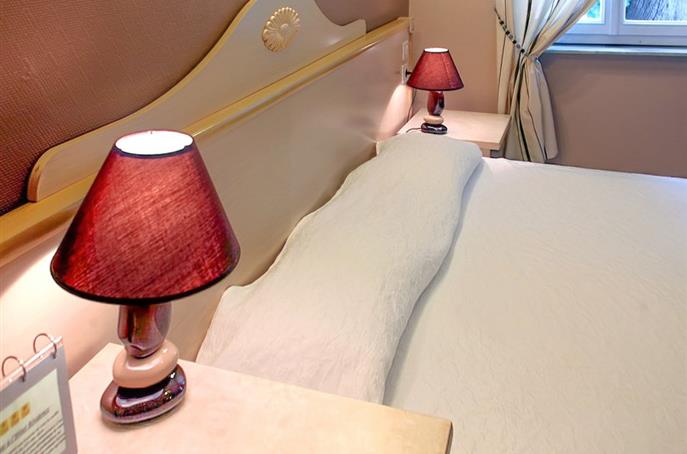 Décoration de la Chambre Quadruple Supérieure de l'Hôtel de charme Résidence, Nissan-Lez-Ensérune