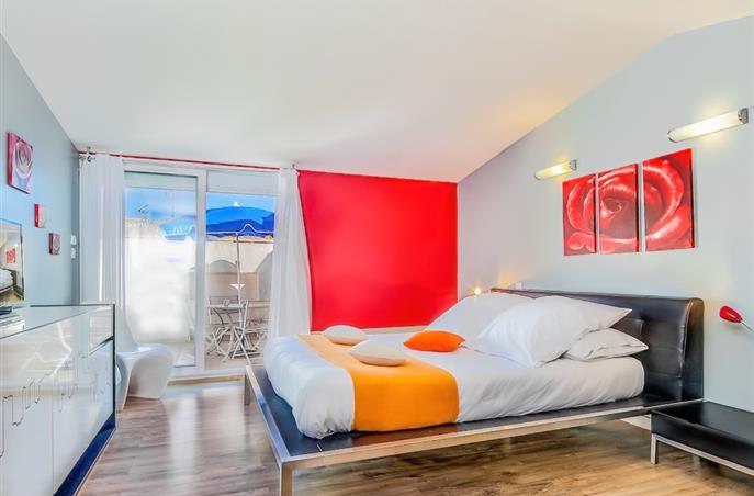 Suite Prestige avec terrasse extérieure à l'Hôtel Résidence, dans l'Hérault