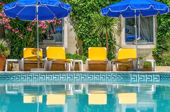 Piscine chauffée - Hôtel Résidence près de Béziers