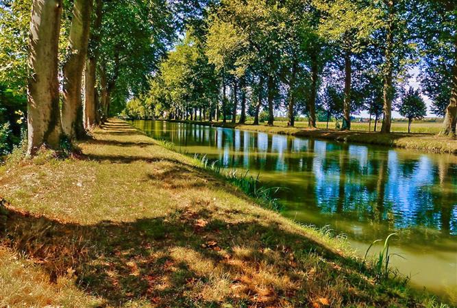 Canal du Midi - Près de l'Hôtel Résidence à Nissan-Lez-Enserune (34)