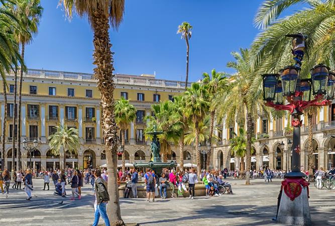 Barcelone - Près de l'Hôtel Résidence à Nissan-Lez-Enserune (34)